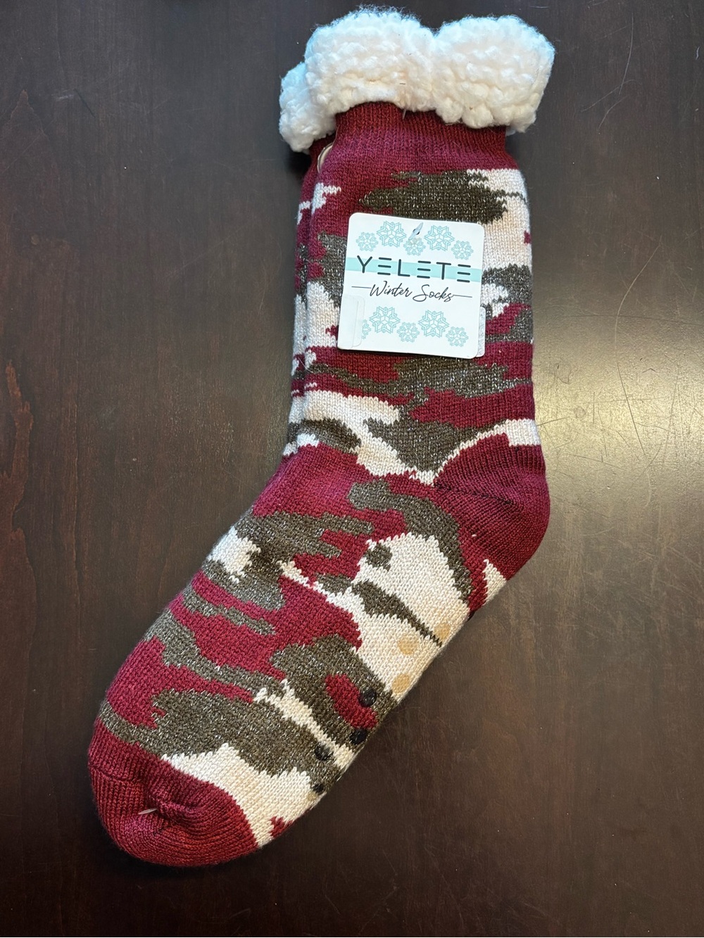 YELETE Winter Socks - Burgundy Camo